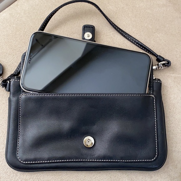 Almost Vintage Coach wristlet can hold a phone. - Picture 11 of 11